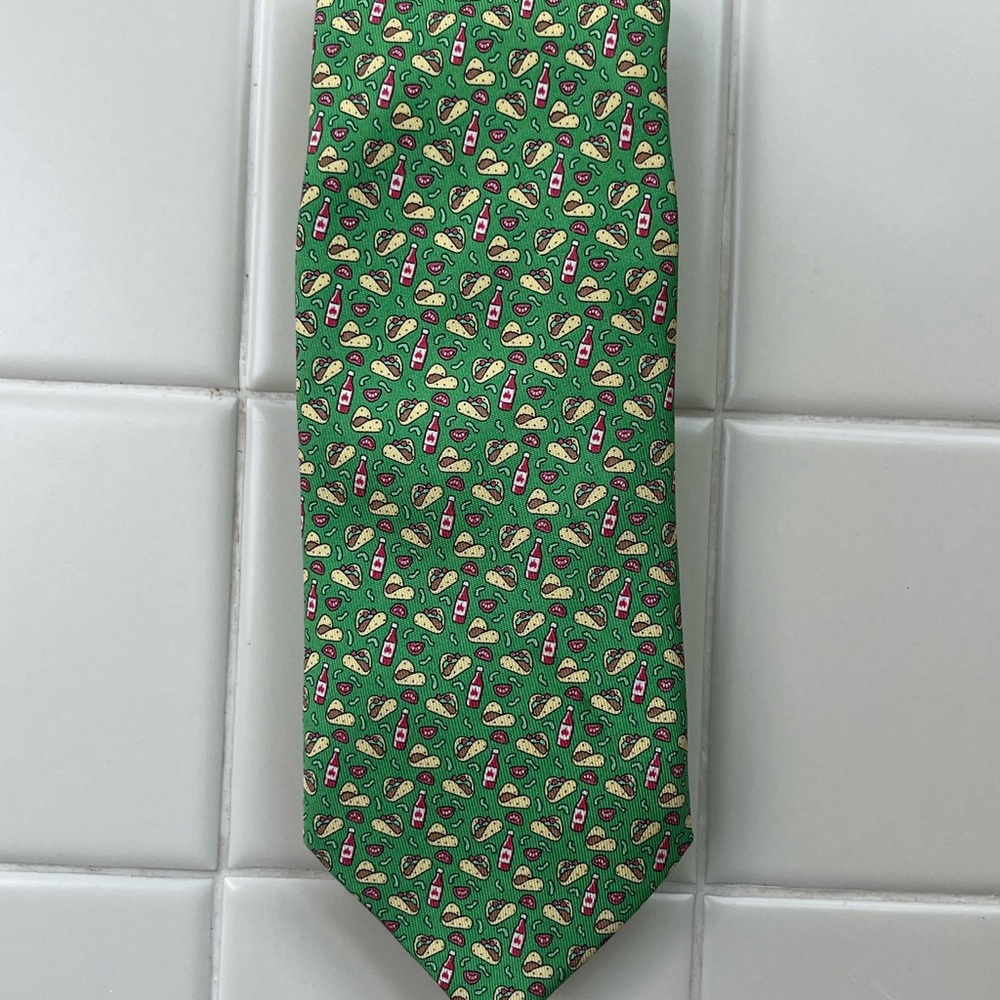Vineyard Vines Taco and Hot-Sauce Silk Tie